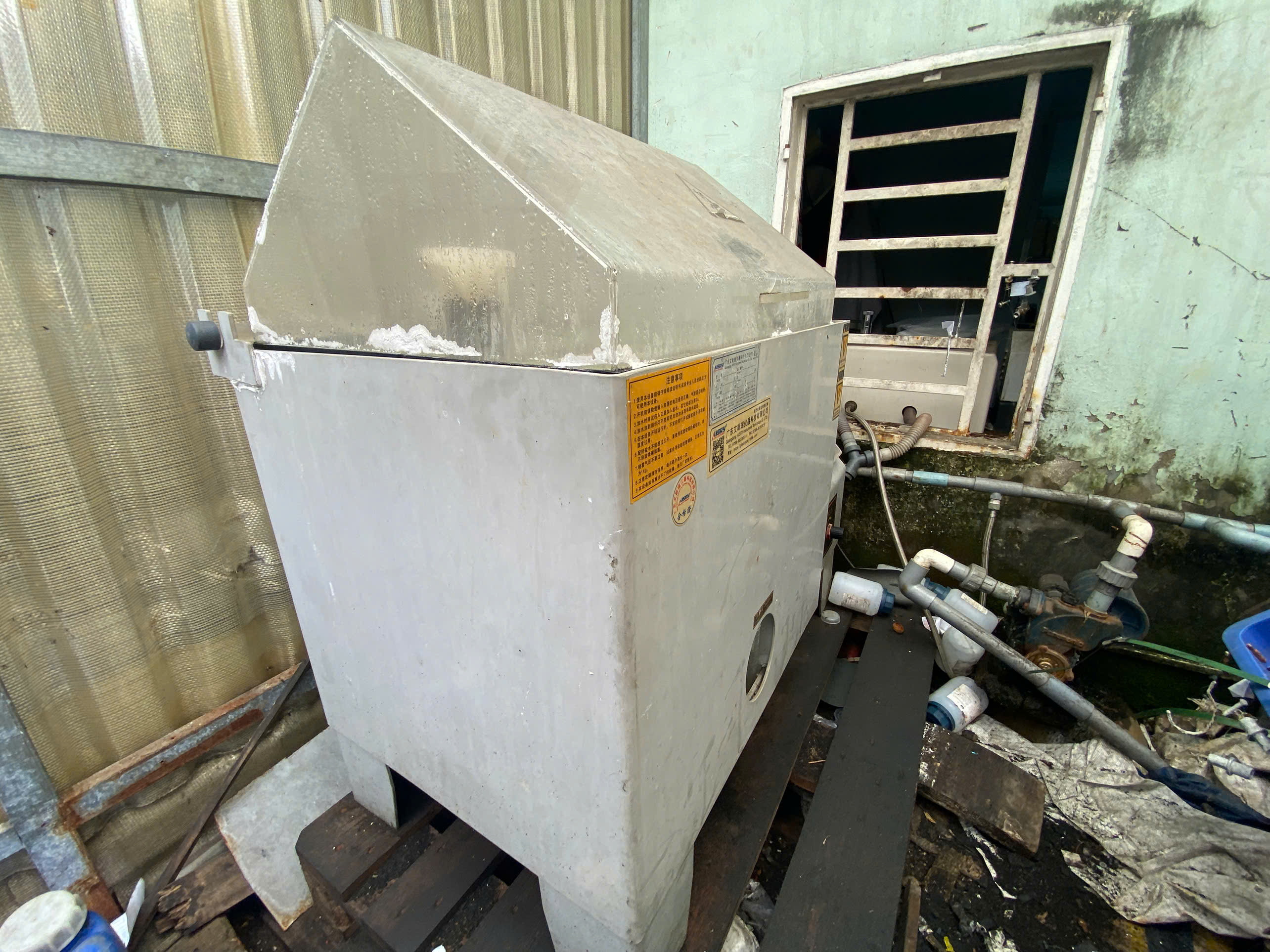 Salt spray tester.jpg